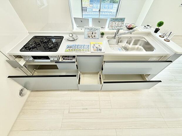 【キッチン】■美味しい時間が生まれる、笑顔あふれるキッチン