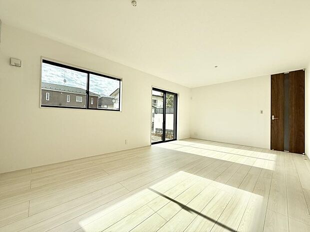 【リビング】■家族の時間を彩る、快適で癒される空間