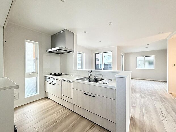 【ダイニングキッチン】■美味しさの魔法がかかる、特別なキッチン