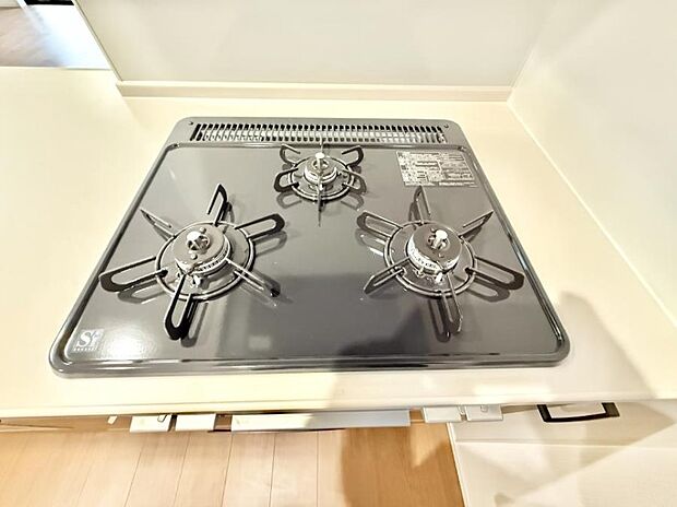 【3口ガスコンロ】■一度に多くの料理ができ便利で効率的