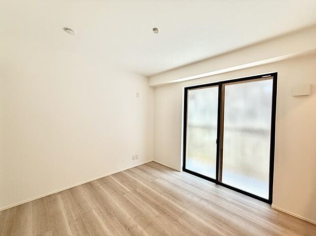 【リビング以外の居室】■落ち着いた雰囲気のお部屋で心が安らぐ空間