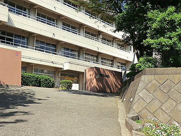 海老名市立大谷中学校（約1,040m・徒歩13分）