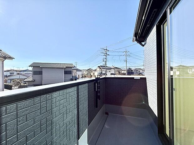 【バルコニー】■ 自然を身近に感じる、開放的なバルコニー