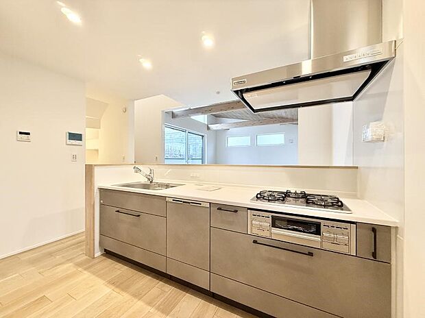 【キッチン】■シンプルで機能的、毎日使いやすいキッチン