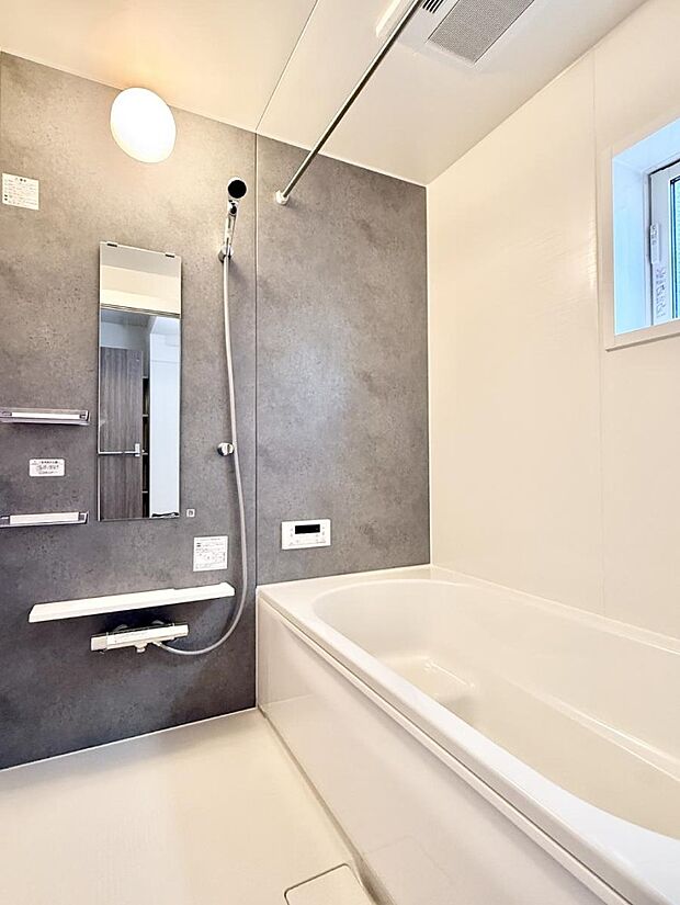 【浴室】■一日の疲れを癒す、心落ち着く空間です