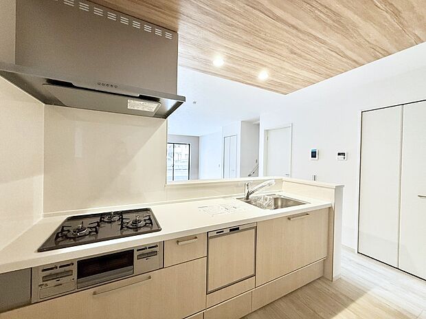 【ダイニングキッチン】■美味しさの魔法がかかる、特別なキッチン