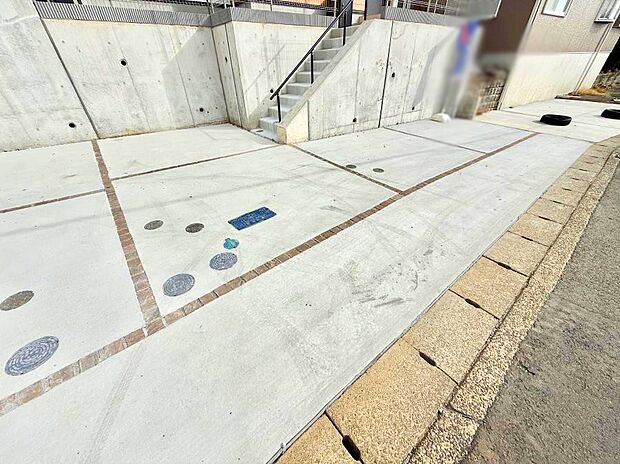 【駐車場】■自宅にある駐車スペースなので安心ですね