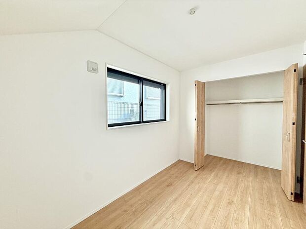 【子供部屋】■仕事や勉強のスペースに使うことで、集中しやすく静かな環境が整います