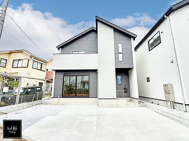 【現地外観写真】■暮らしを彩る充実した設備仕様が備わった住まい