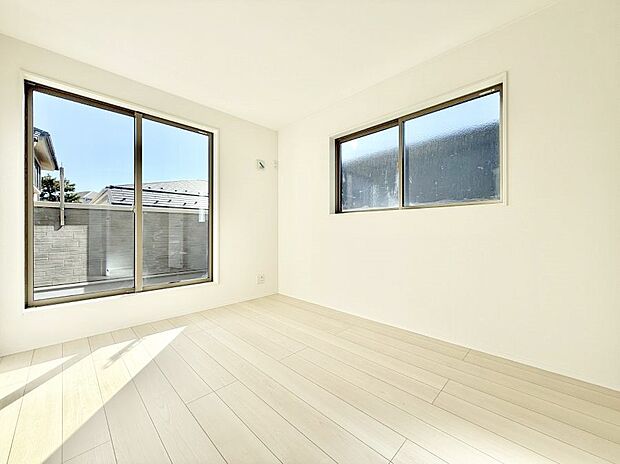 【リビング以外の居室】■清潔感あふれるお部屋で毎日を快適に過ごせます