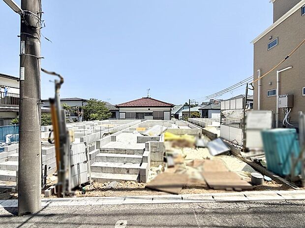 【現地外観写真】2号棟 ■家族みんなが笑顔で過ごせる、安心感のある住まい