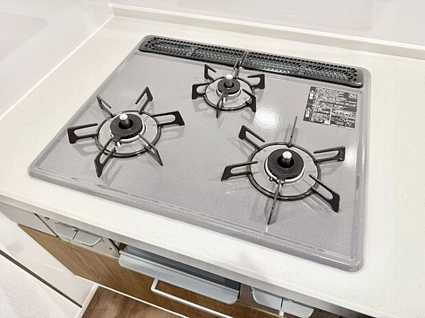 【3口ガスコンロ】■一度に多くの料理ができ便利で効率的