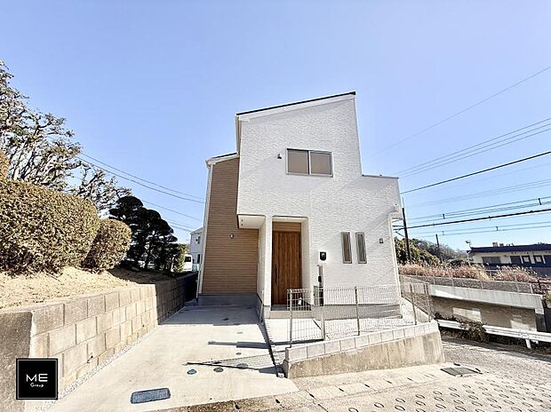 【現地外観写真】■家族みんなが笑顔で過ごせる、安心感のある住まい