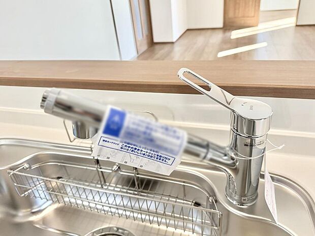 【浄水器】■清潔でおいしい水を手軽に供給してくれます