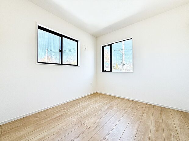 【リビング以外の居室】■2面採光で明るい居室！