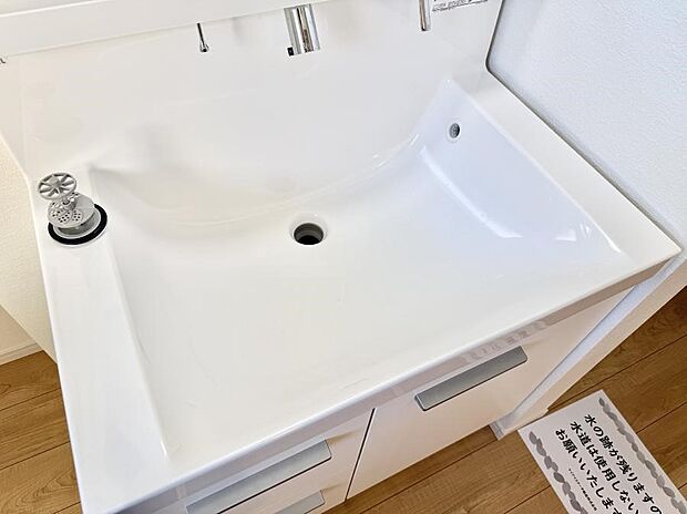 【ハンドシャワー付洗面台】■手洗いや顔を洗う時も快適に使える便利なシャワー