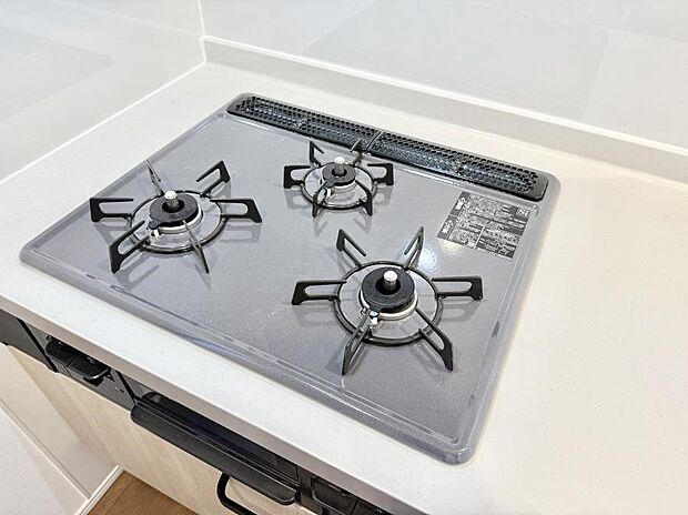 【3口ガスコンロ】■一度に多くの料理ができ便利で効率的