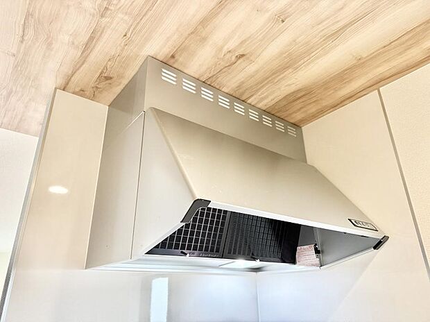 【レンジフード】■フードに覆われている為、匂いが換気扇に誘導され、効率的に排煙ができます