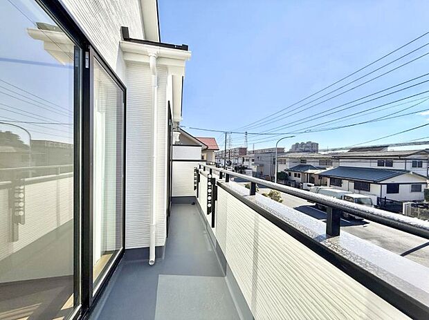 【バルコニー】■お洗濯物がよく乾く陽当たり良好のバルコニーです！  