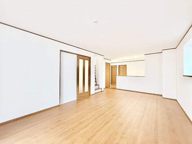 【リビング】■くつろぎと笑顔が集まる、心温まるリビング