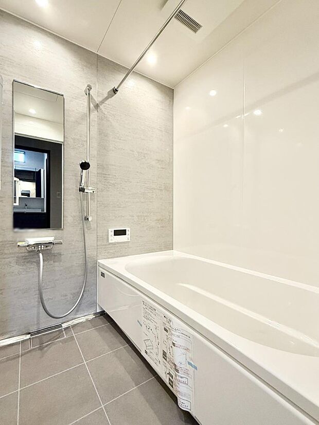 【浴室】■一日の疲れを癒す、心落ち着く空間です