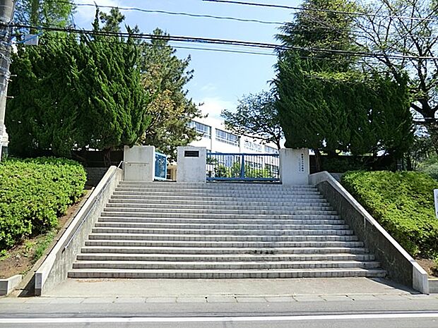 町田市立鶴川第四小学校（約1,430m・徒歩18分）