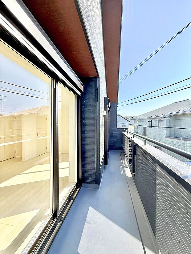 【バルコニー】■ 空を眺めながら、ほっと一息つける特別な空間