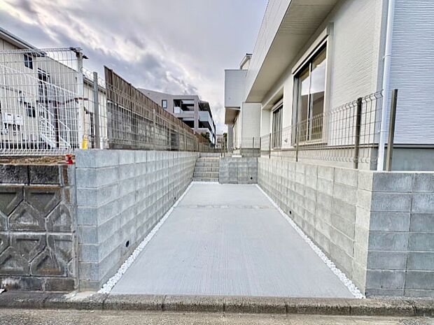 【駐車場】■自宅にカースペースがあると助かります