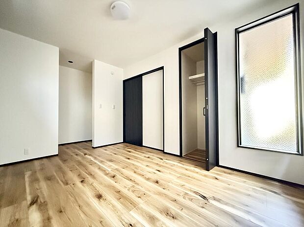 【洋室】■自分だけのスペース どんなお部屋にするかとっても楽しみですね