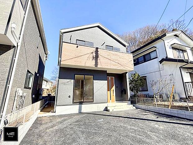 【現地外観写真】堂々とした風格！お洒落な外観！  