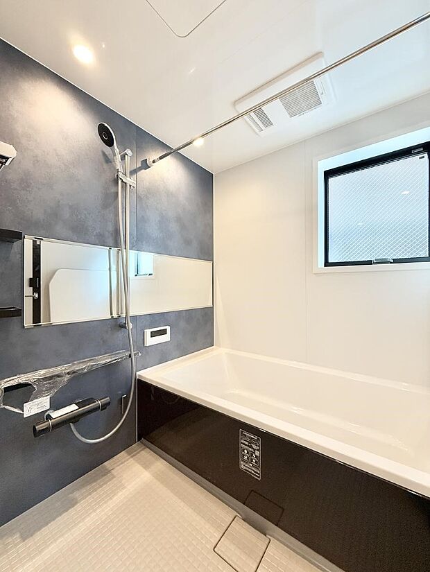 【浴室】■一日の疲れを癒す、心落ち着く空間です