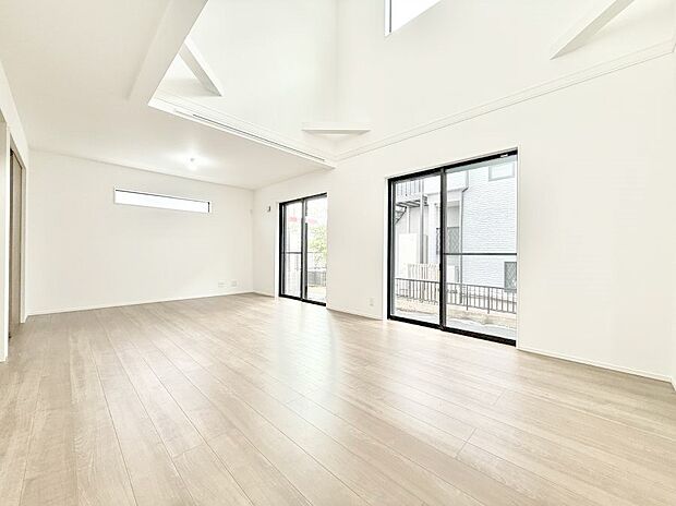 【リビングダイニング】■日常をちょっと特別にする、憩いの空間