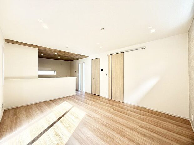 【ダイニング】■ふとした瞬間に幸せを感じる、心地よい場所