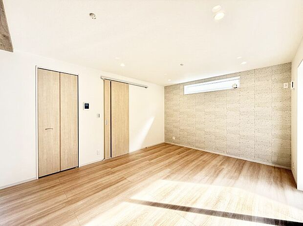 【リビング】■光と風を感じる、リラックスできる空間