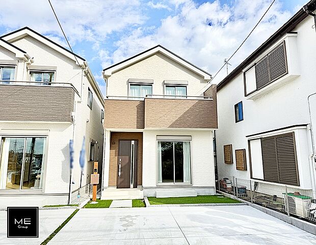 【現地外観写真】■暮らしを彩る充実した設備仕様が備わった住まい