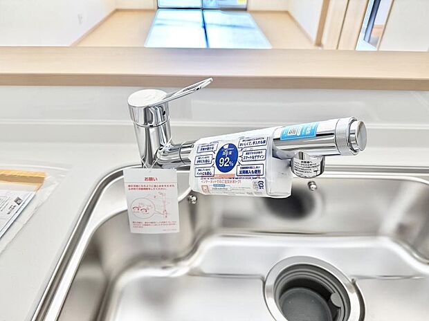 【浄水器】■清潔でおいしい水を手軽に供給してくれます