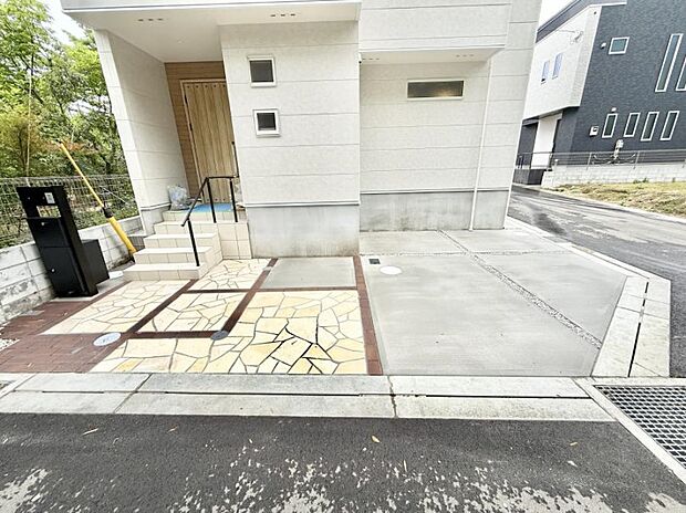 【駐車場】■カースペース有