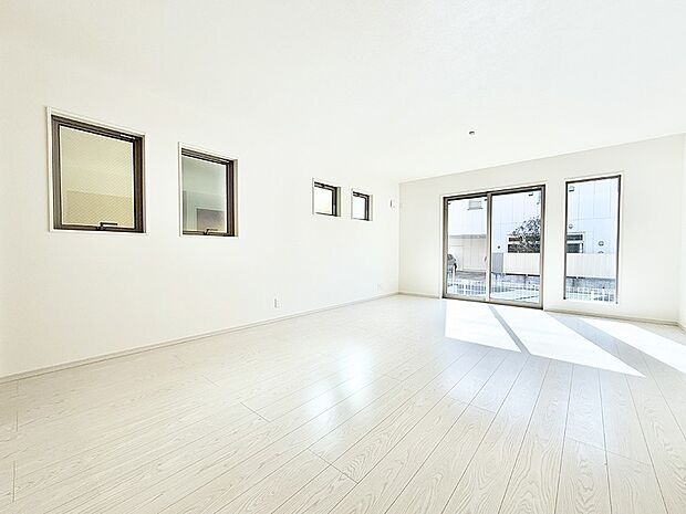 【リビング】■くつろぎと笑顔が集まる、心温まるリビング