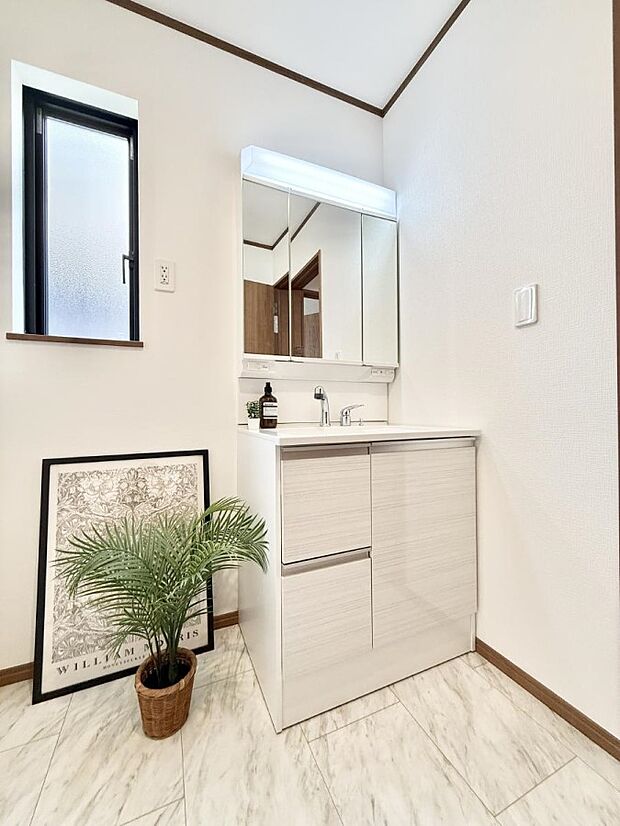 【洗面台・洗面所】■朝の準備がスムーズにできる広さです