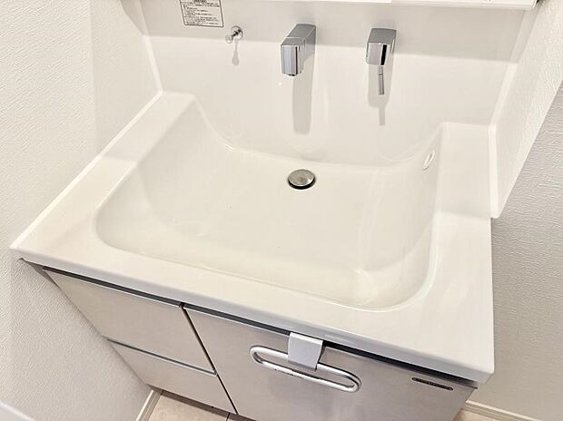 【ハンドシャワー付洗面台】■手洗いや顔を洗う時も快適に使える便利なシャワー