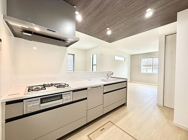 【キッチン】■家族の絆を深める、温もりのあるキッチン