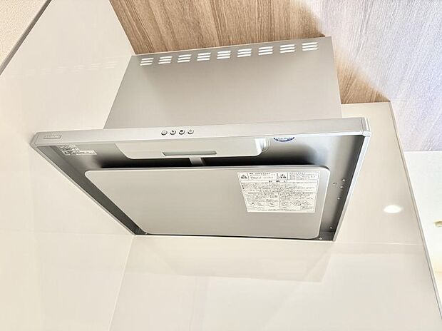 【レンジフード】■調理時の蒸気や匂いが換気扇に誘導され、効率的に排煙ができます。
