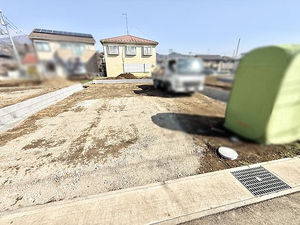 【現地外観写真】■暮らしを彩る充実した設備仕様が備わった住まい