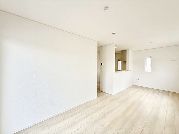 【リビングダイニング】■日常をちょっと特別にする、憩いの空間