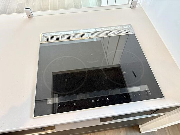 【IHクッキングヒーター】■お手入れが楽なＩＨクッキングヒーターです♪