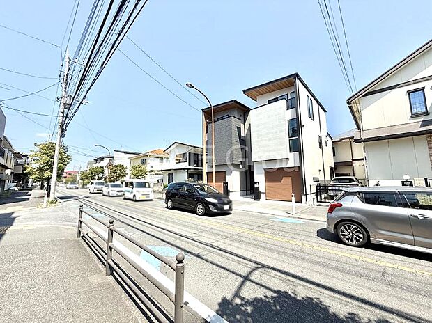 【前面道路含む現地写真】■新しい住まい、街の新しい風景