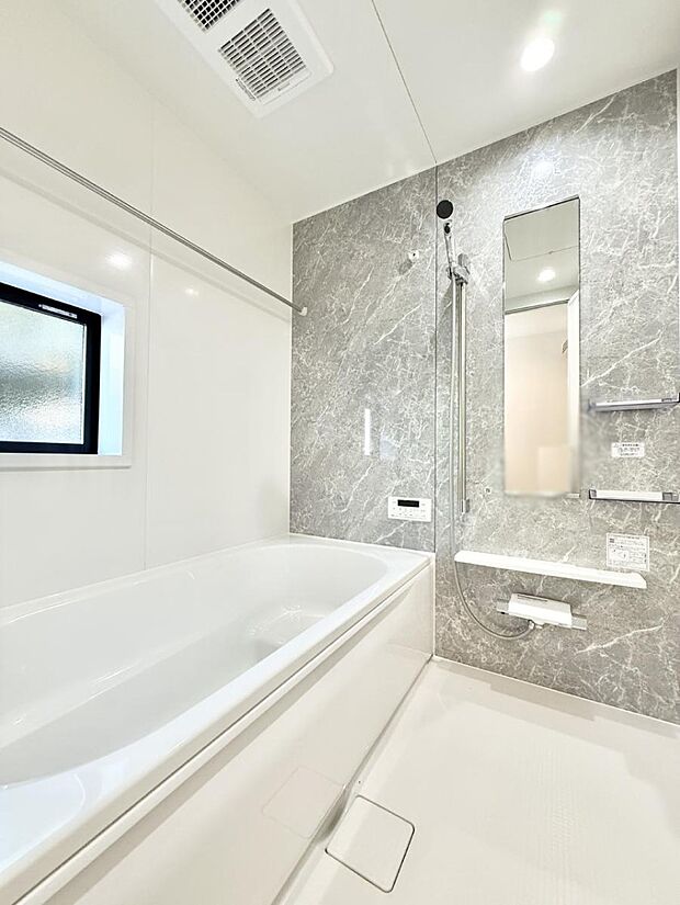 【浴室】■家族みんなが気持ちよく使える設計です