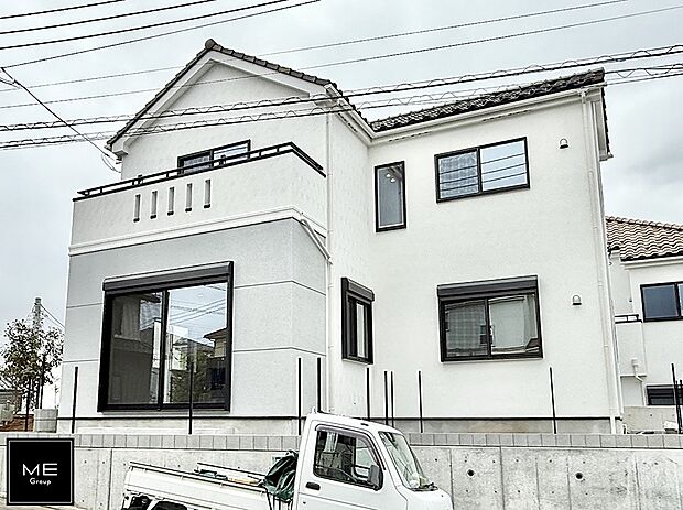 【現地外観写真】■暮らしを豊かにする充実した仕様設備で快適に