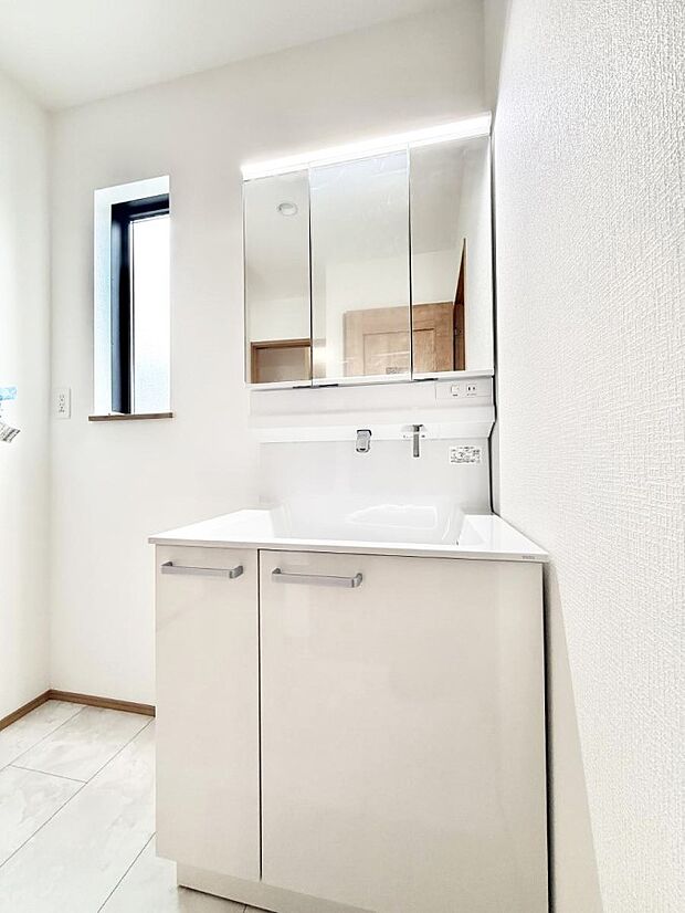 【洗面台・洗面所】■朝の準備がスムーズにできる広さです