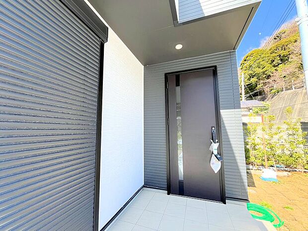 【玄関】玄関はお家の顔!玄関アプローチでお客様をお迎え!